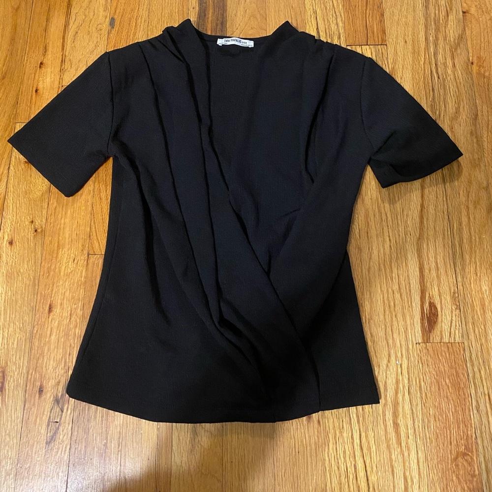 BLACK ZARA CROSS/ WRAP DETAIL BLOUSE SIZE MEDIUM